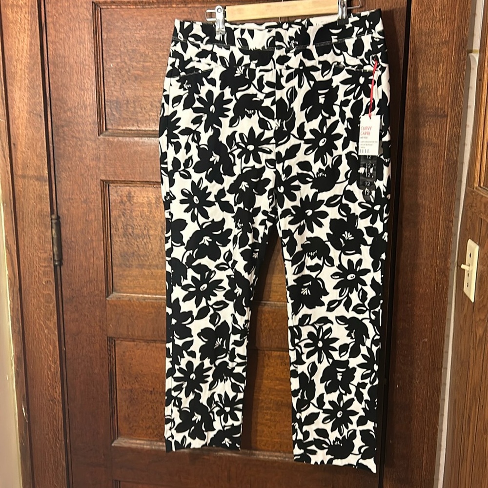 Elle Black and White Capris Bold Abstract Design